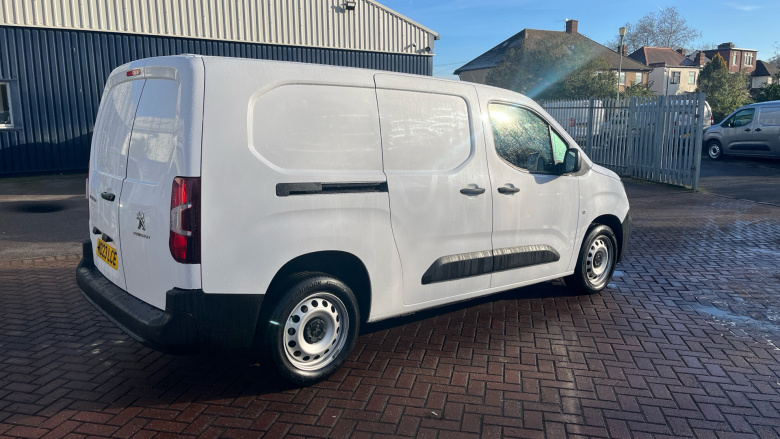 Peugeot Partner Long Diesel 950 1.5 BlueHDi 100 Professional Premium + Van